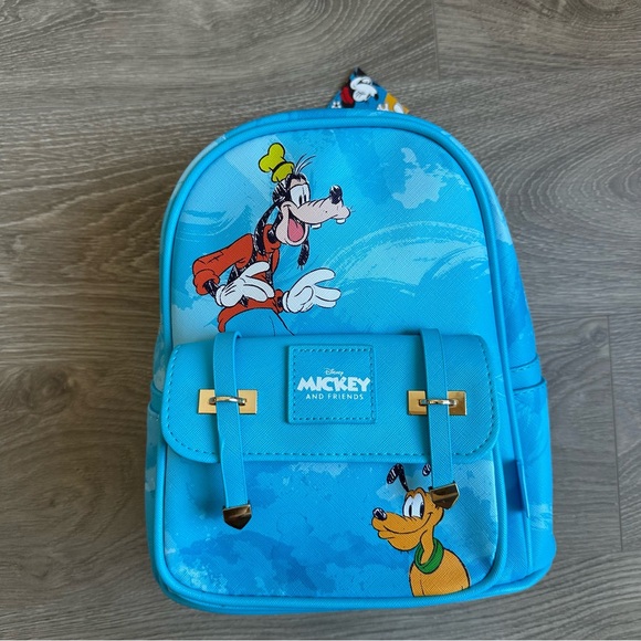 🆕 Disney Mickey & Friends Goofy 11